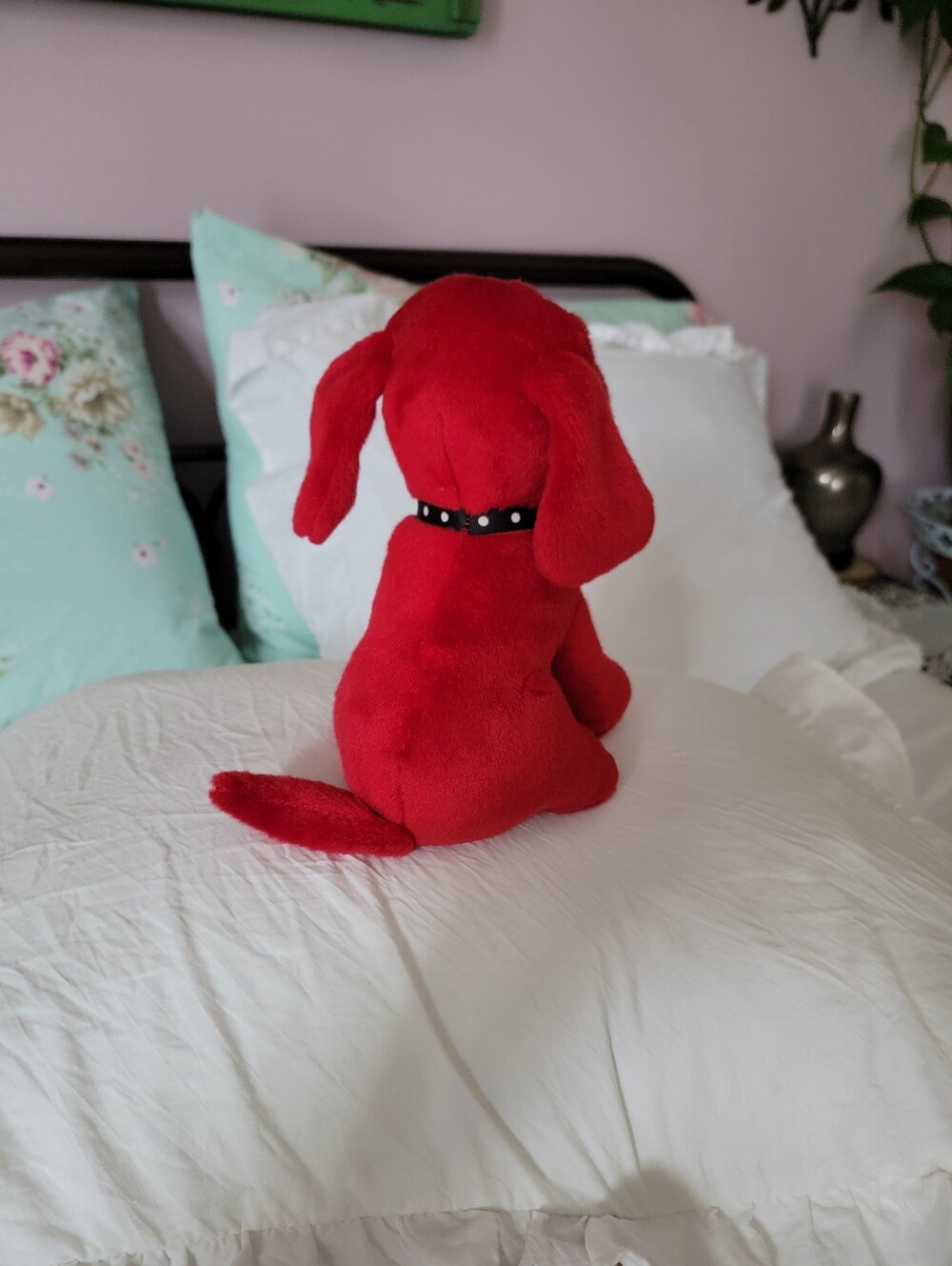Clifford The Big Red Dog Plush Toy - Picture 3 of 9